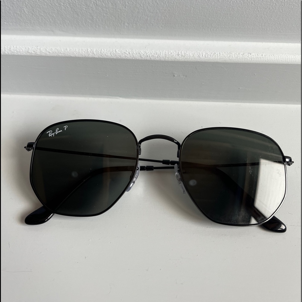 Hexagonal ray-bans